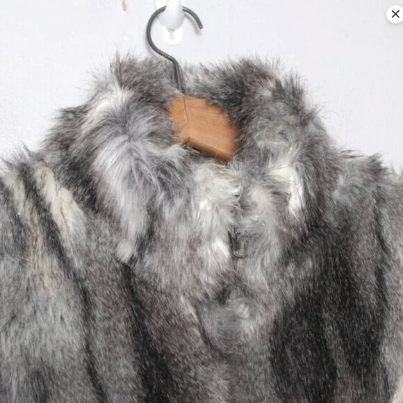 Chic Grey Faux Fur Vest Shaggy Rabbit Fur Look Soft Cozy Layering Mobwife Boho - Picture 6 of 7